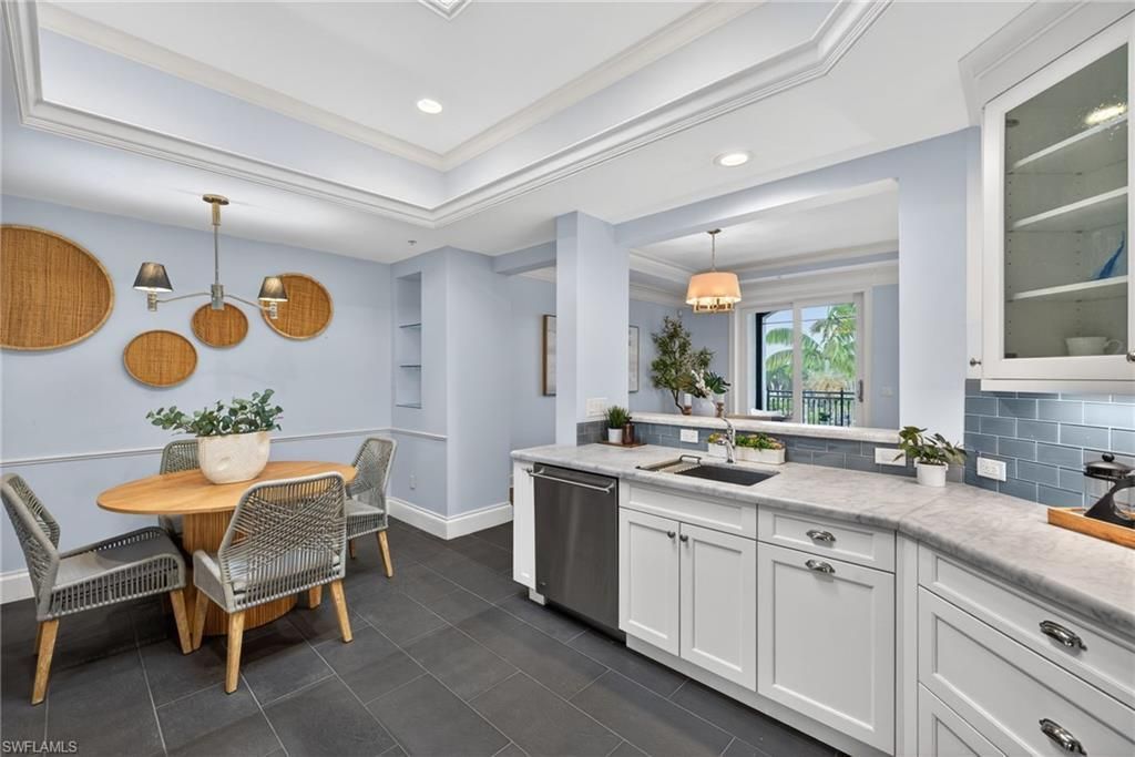 625 5th Ave S, Unit 302, Naples, FL 34102 Photo