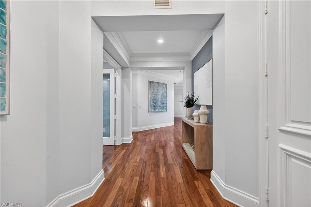 625 5th Ave S, Unit 302, Naples, FL 34102 Photo