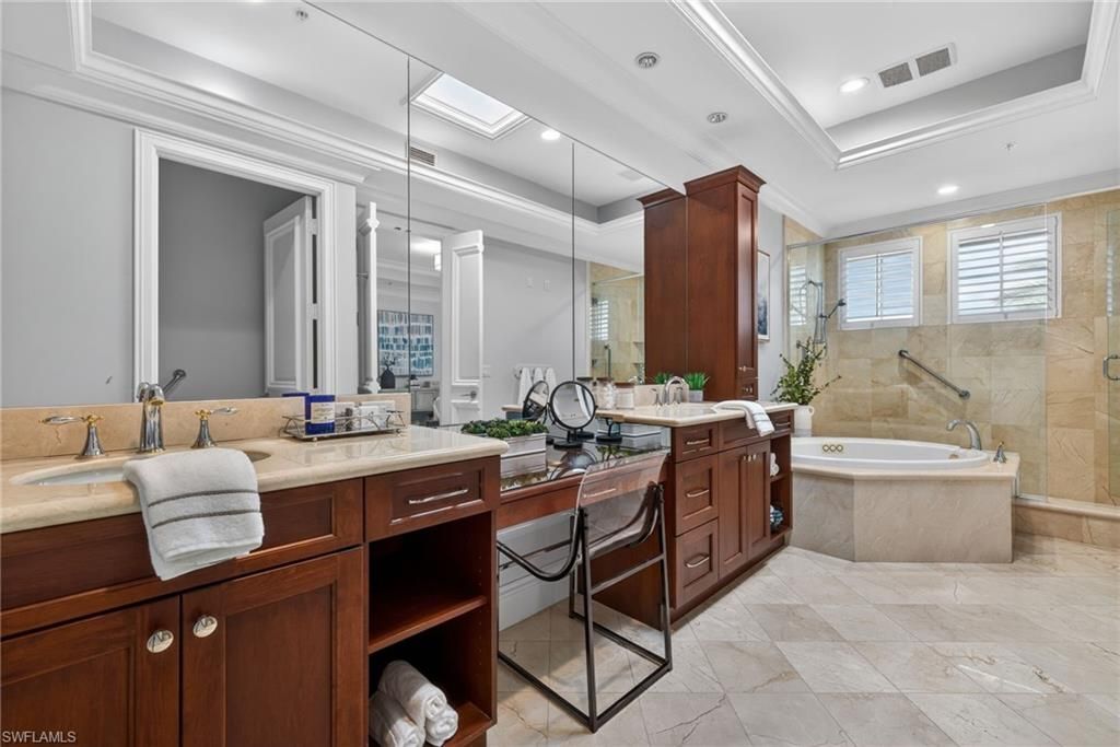 625 5th Ave S, Unit 302, Naples, FL 34102 Photo