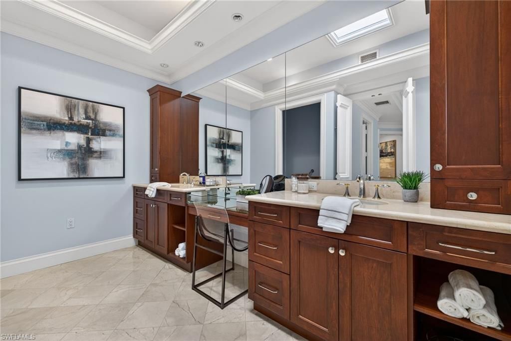 625 5th Ave S, Unit 302, Naples, FL 34102 Photo