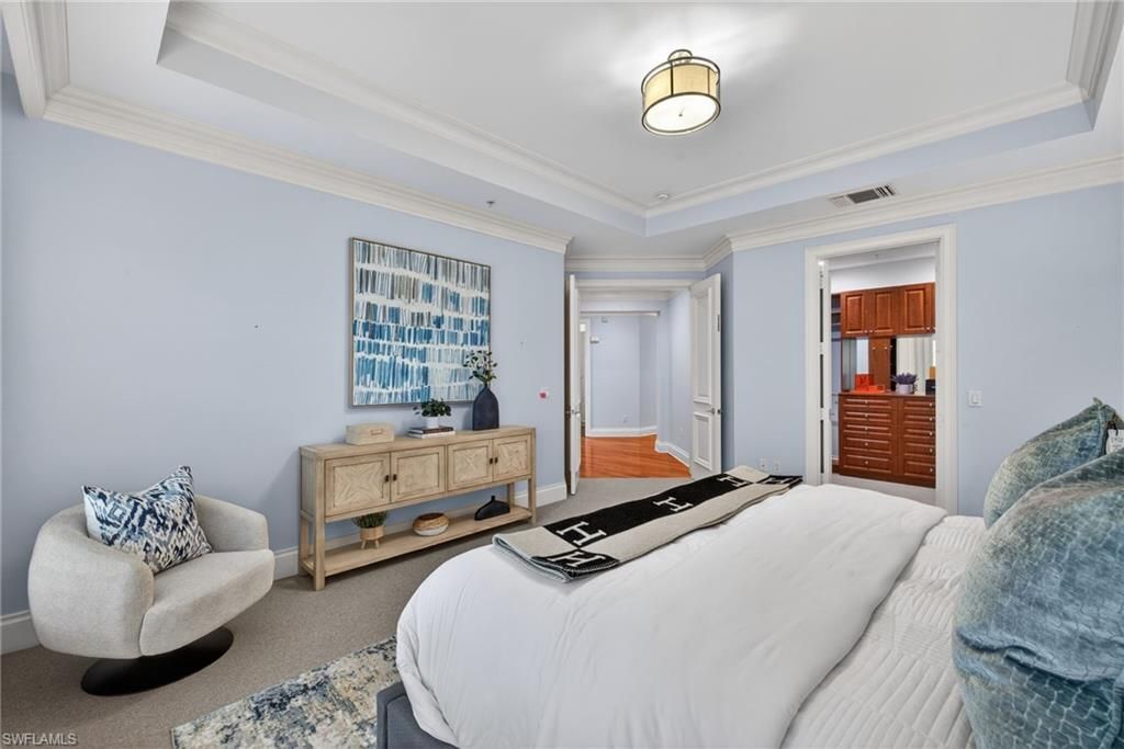 625 5th Ave S, Unit 302, Naples, FL 34102 Photo