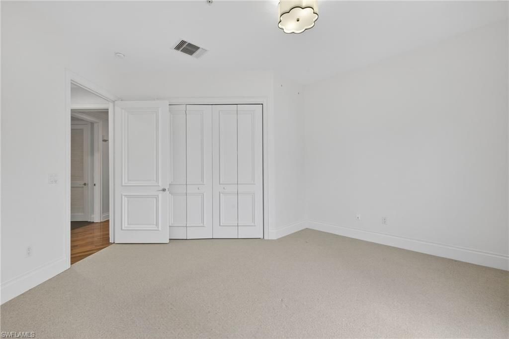 625 5th Ave S, Unit 302, Naples, FL 34102 Photo