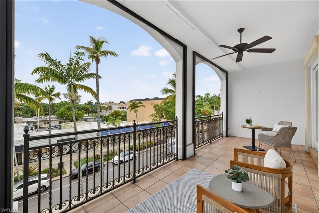 625 5th Ave S, Unit 302, Naples, FL 34102 Photo