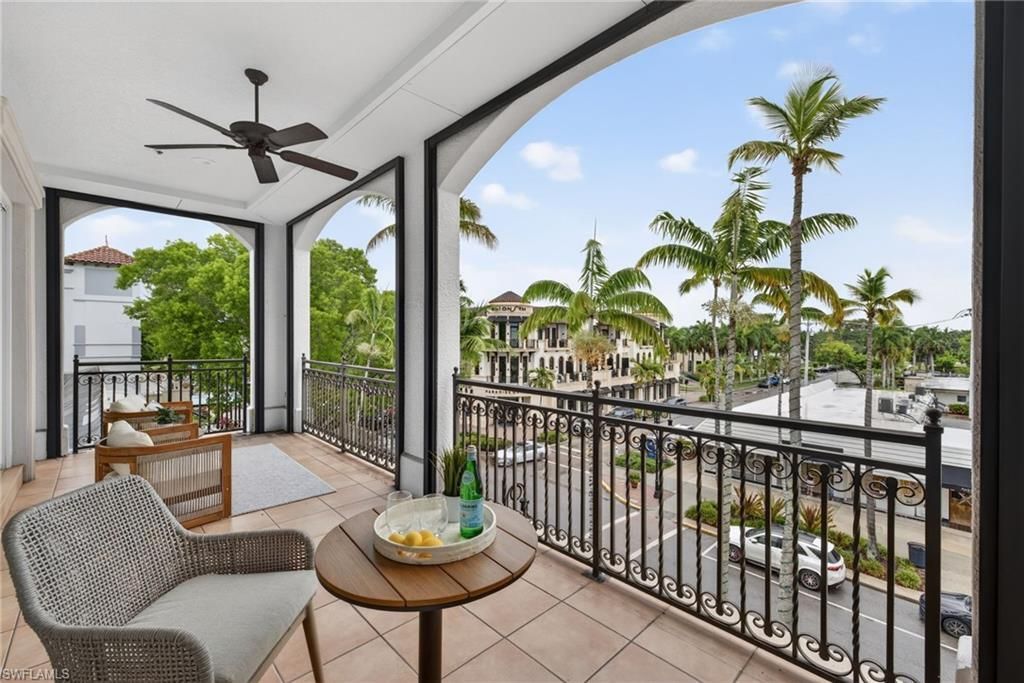 625 5th Ave S, Unit 302, Naples, FL 34102 Photo
