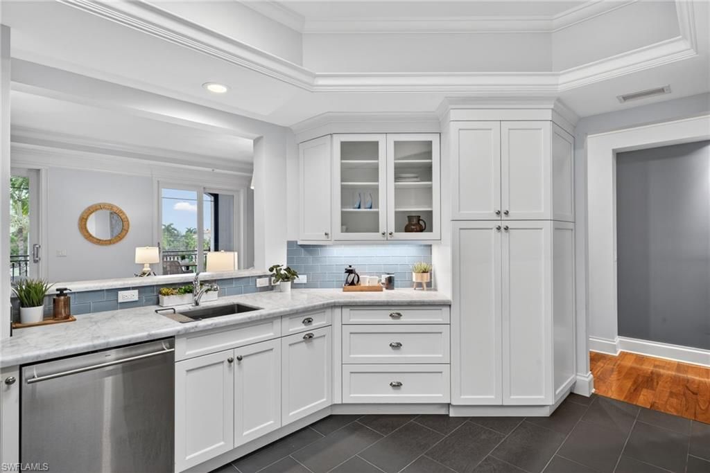 625 5th Ave S, Unit 302, Naples, FL 34102 Photo