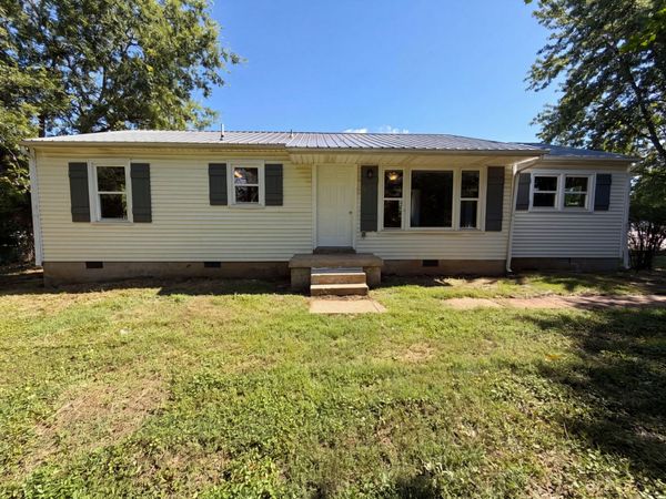1036 E Commerce St , Lewisburg, TN 37091