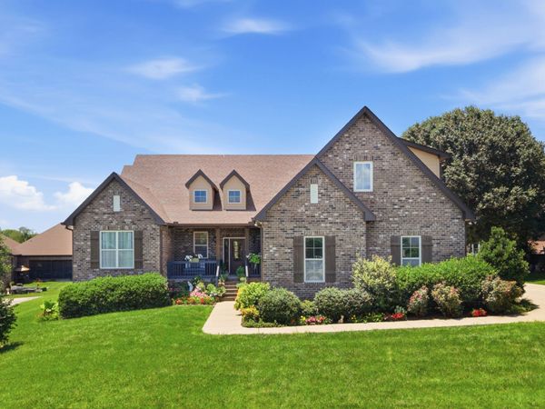 119 Millers Pt, Gallatin, TN 37066