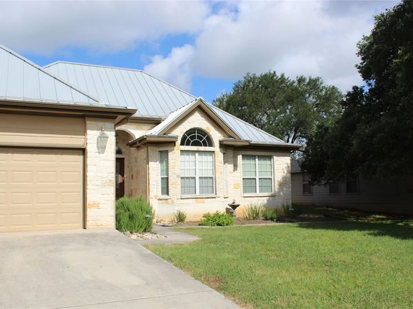 3 Honeysuckle LN , Wimberley, TX 78676