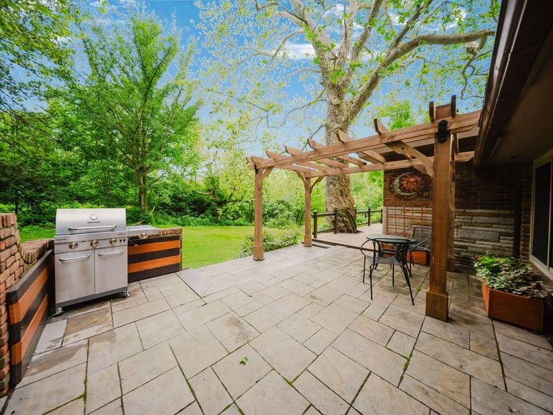 8015 Riverside Drive, Dublin, OH 43016 Photo 37