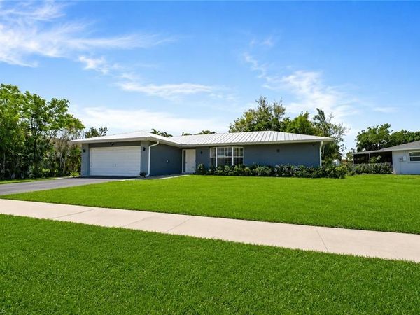 2250 Poinciana ST , NAPLES, FL 34105