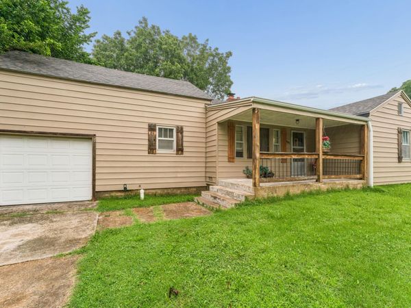443 E Burford Street , Marshfield, MO 65706