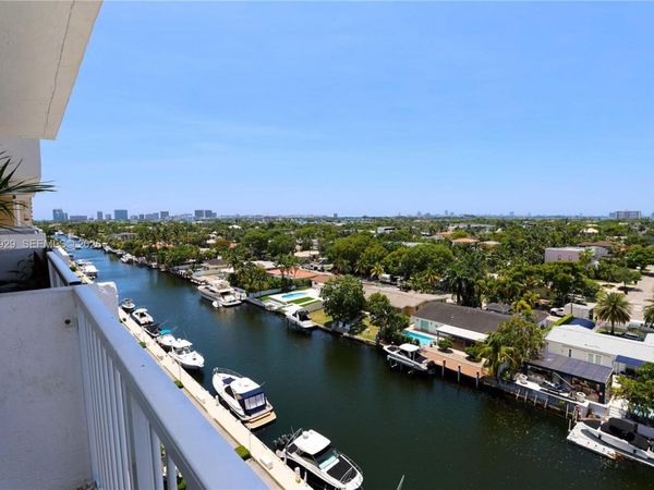 2000 NE 135th St , Unit 906, North Miami, FL 33181