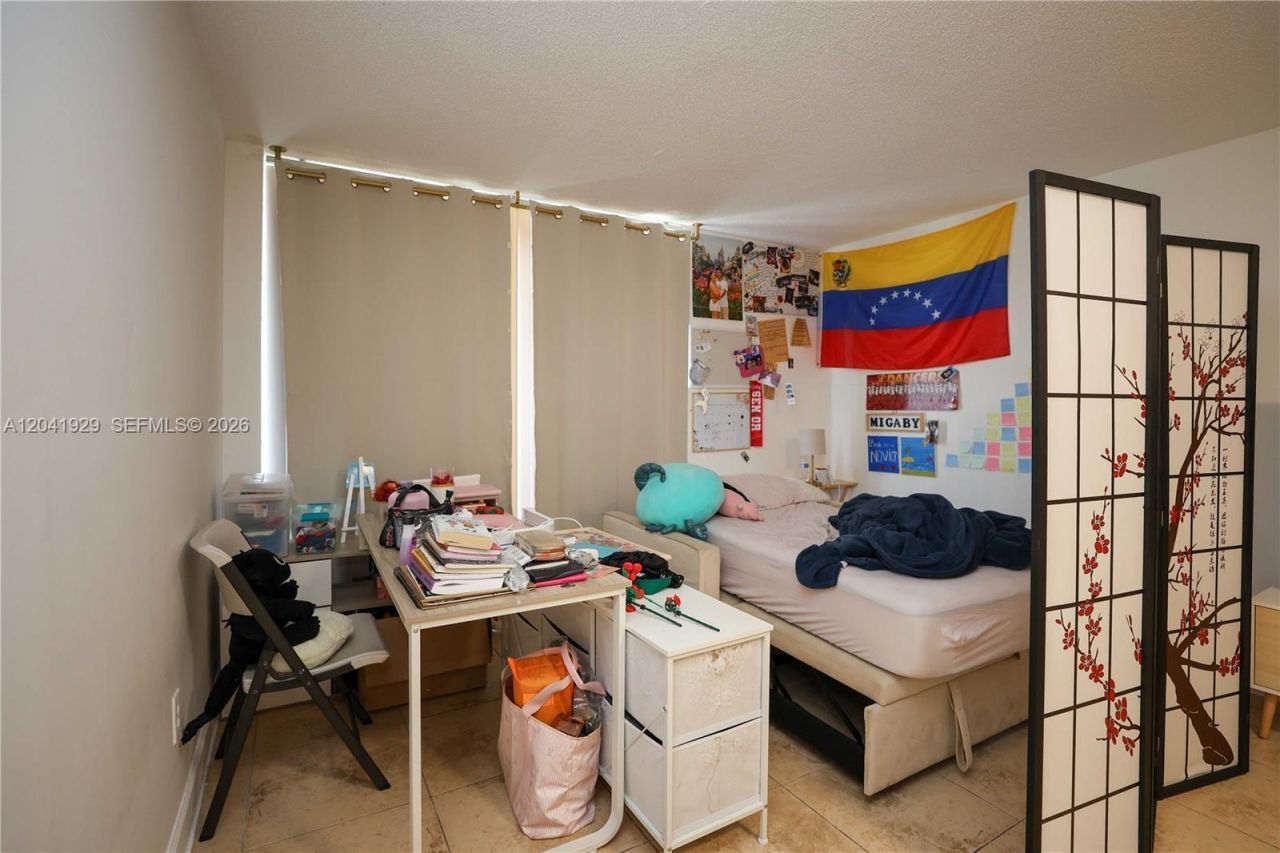 2000 NE 135th St , Unit 906, North Miami, FL 33181 Photo
