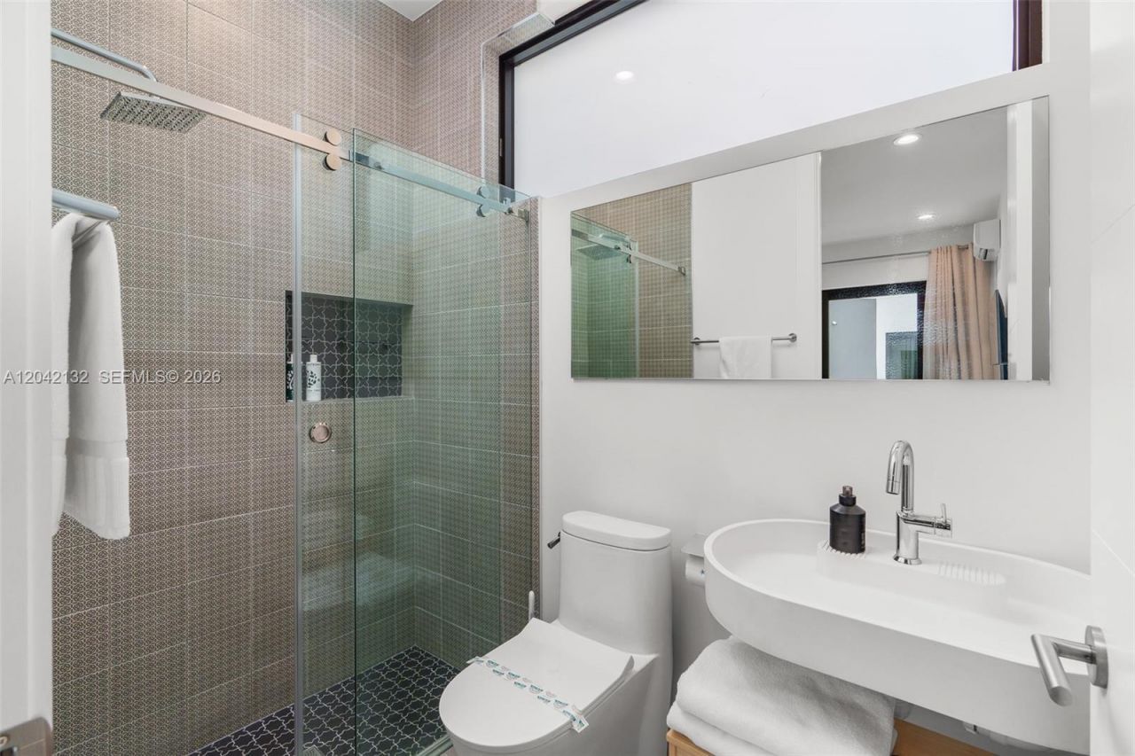 41 NE 24th St, Wilton Manors, FL 33305 Photo