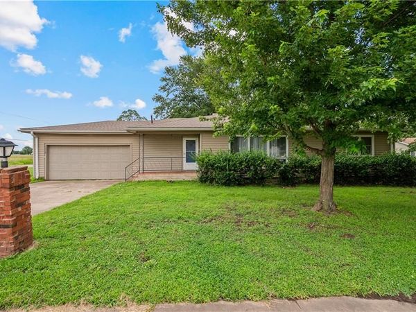 1210 N 18th Place, Independence, KS 67301
