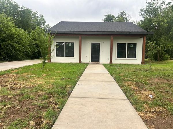 307 W Oak , Olney, TX 76374