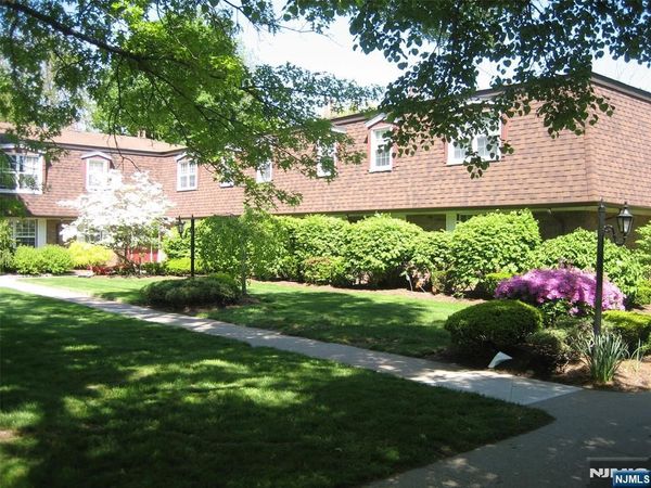255 Piermont Road 255-18, CRESSKILL, NJ 07626