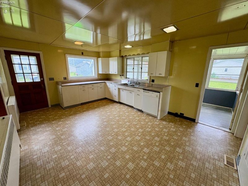 5810 W Tiffin Street, Bascom, OH 44809 Photo 5