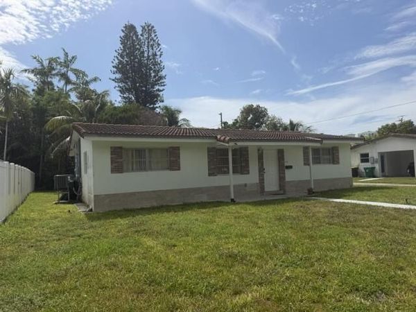 210 NE 5th Avenue, Dania Beach, FL 33004