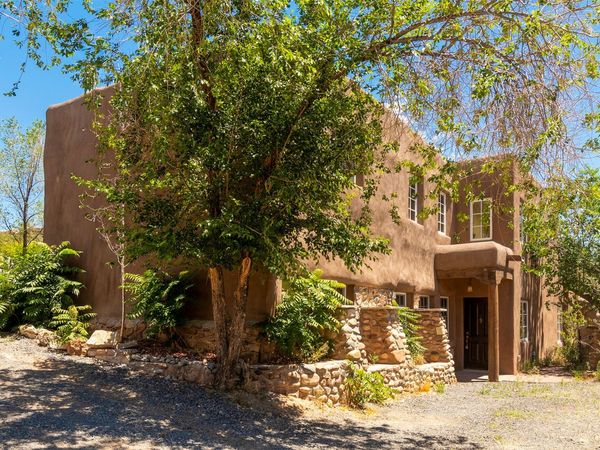 547 Hillside Ave. , Santa Fe, NM 87501