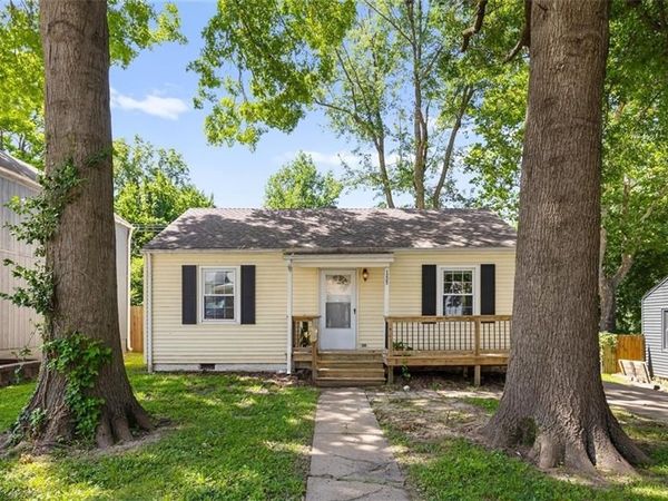 1225 43rd Street, Kansas City, MO 64116