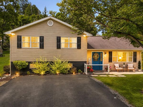 1541 Maple Lake Road, Bridgeport, WV 26330