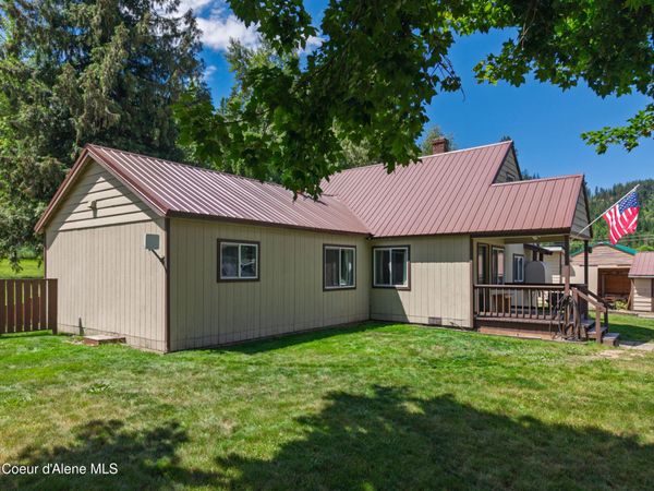 2015 Washington AVE , St. Maries, ID 83861