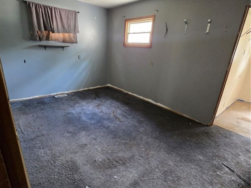 49 E Muskingum Avenue, Dresden, OH 43821 Photo 7
