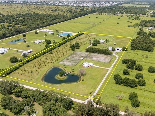 2301 & 2305 58th Ave SW, Vero Beach, FL 32968