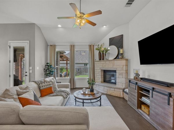 1012 Discovery Well DR, Liberty Hill, TX 78642