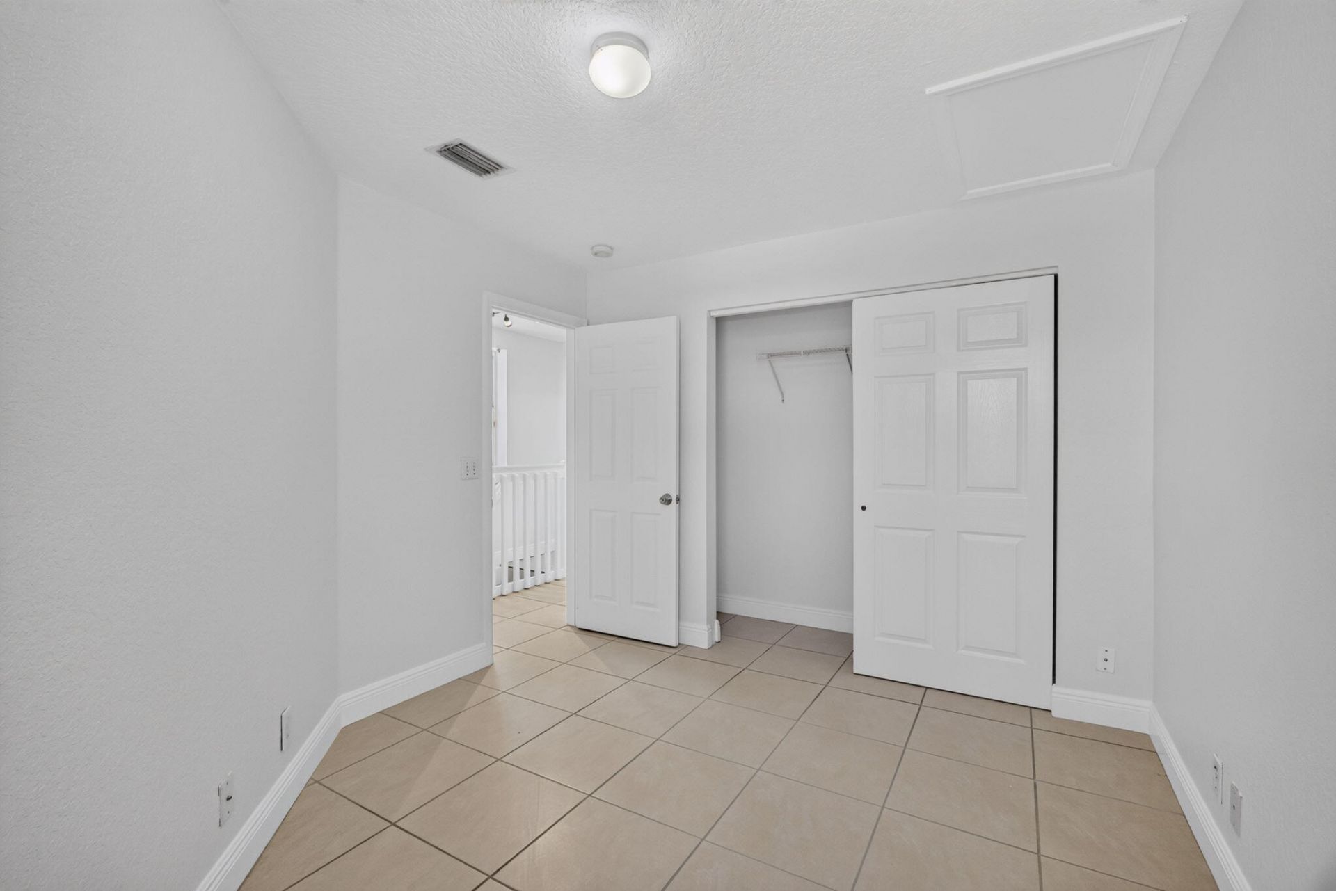 946 Summit Lake Drive, West Palm Beach, FL 33406 Photo