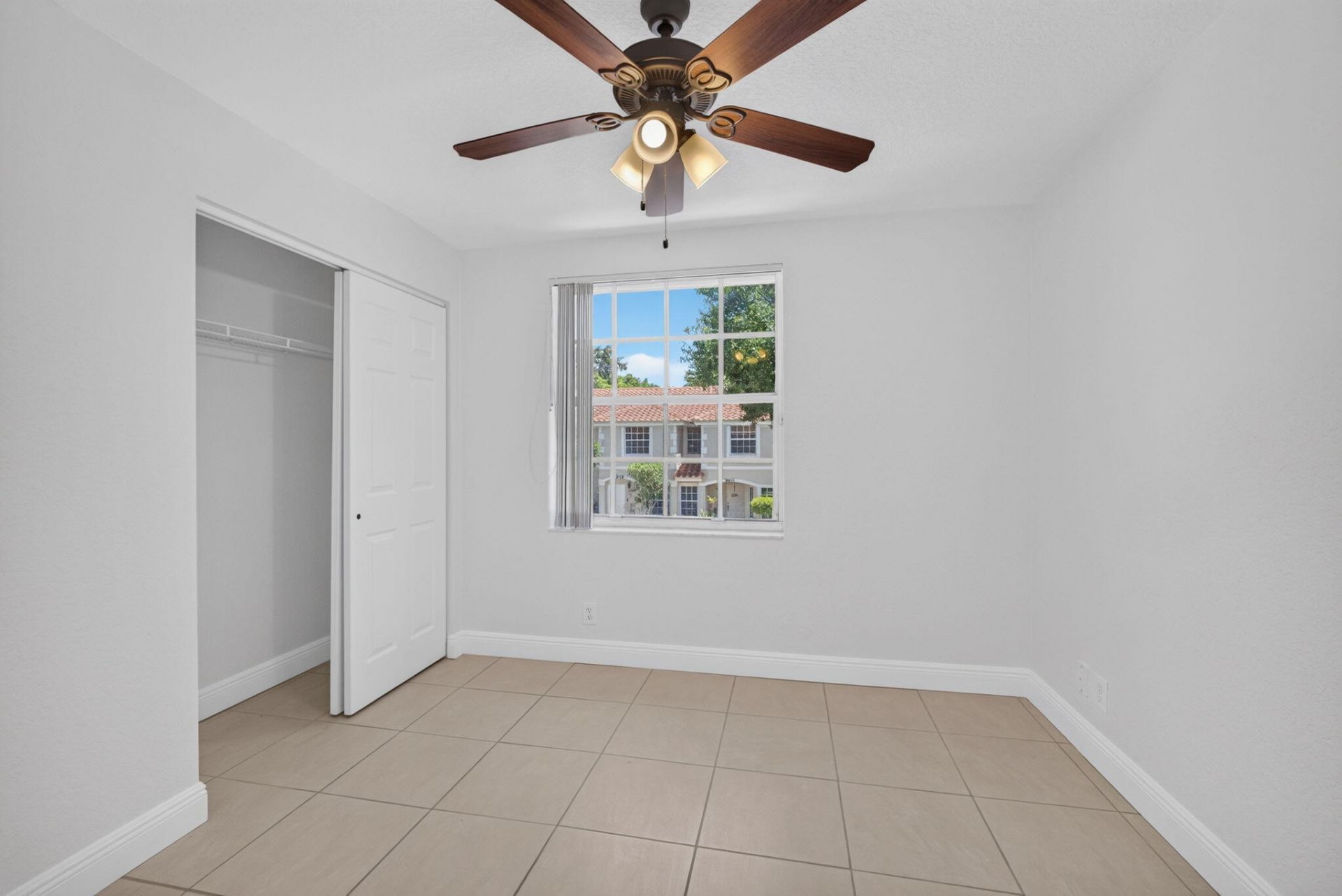 946 Summit Lake Drive, West Palm Beach, FL 33406 Photo