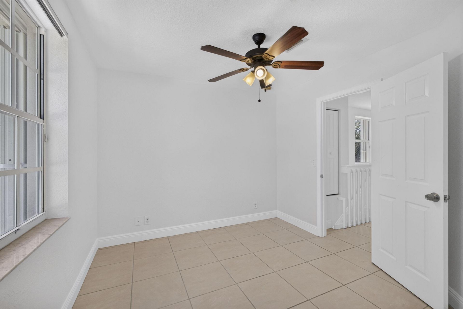 946 Summit Lake Drive, West Palm Beach, FL 33406 Photo