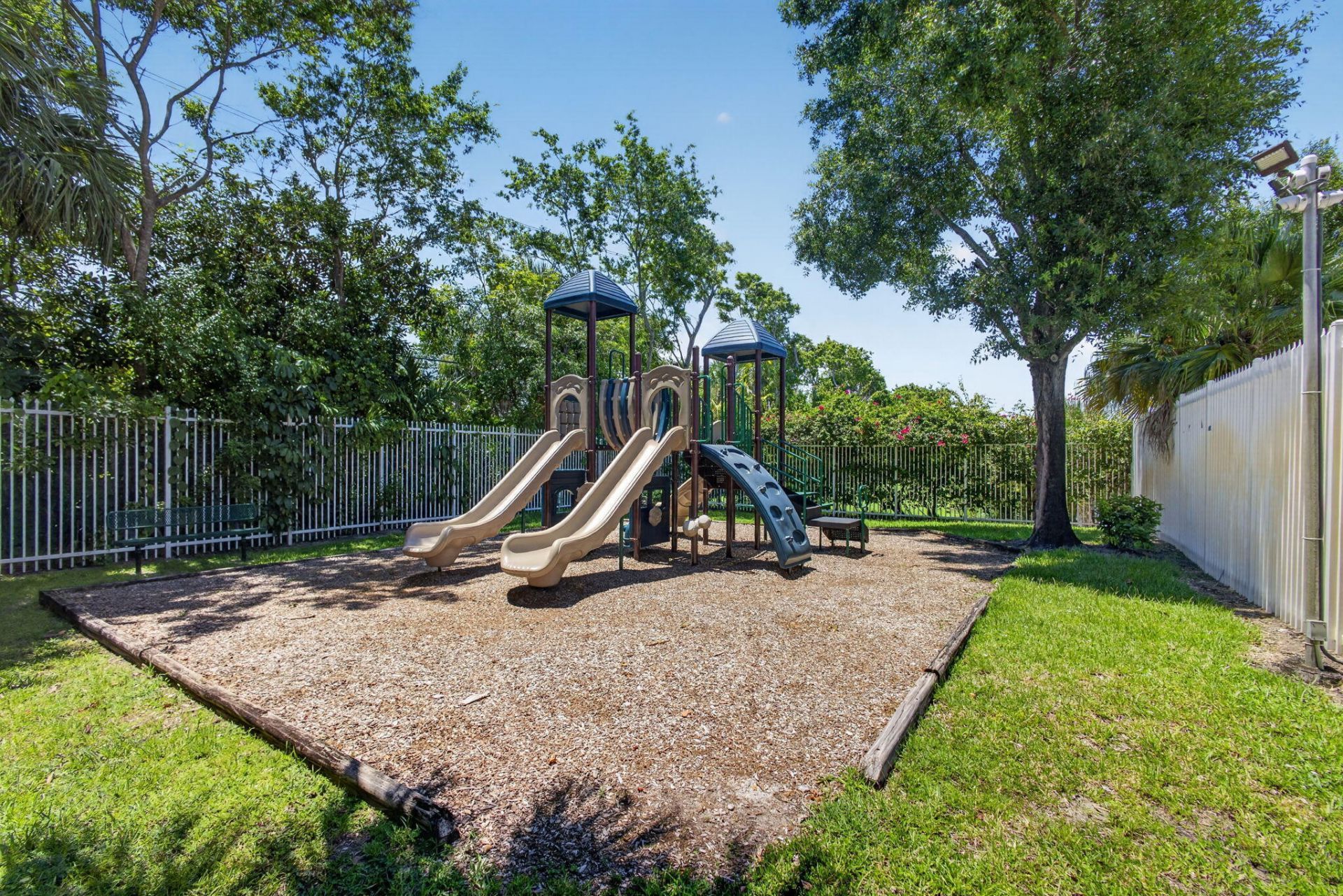946 Summit Lake Drive, West Palm Beach, FL 33406 Photo