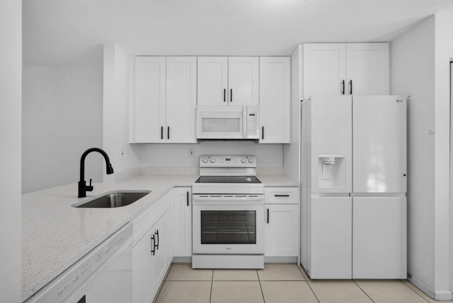 946 Summit Lake Drive, West Palm Beach, FL 33406 Photo