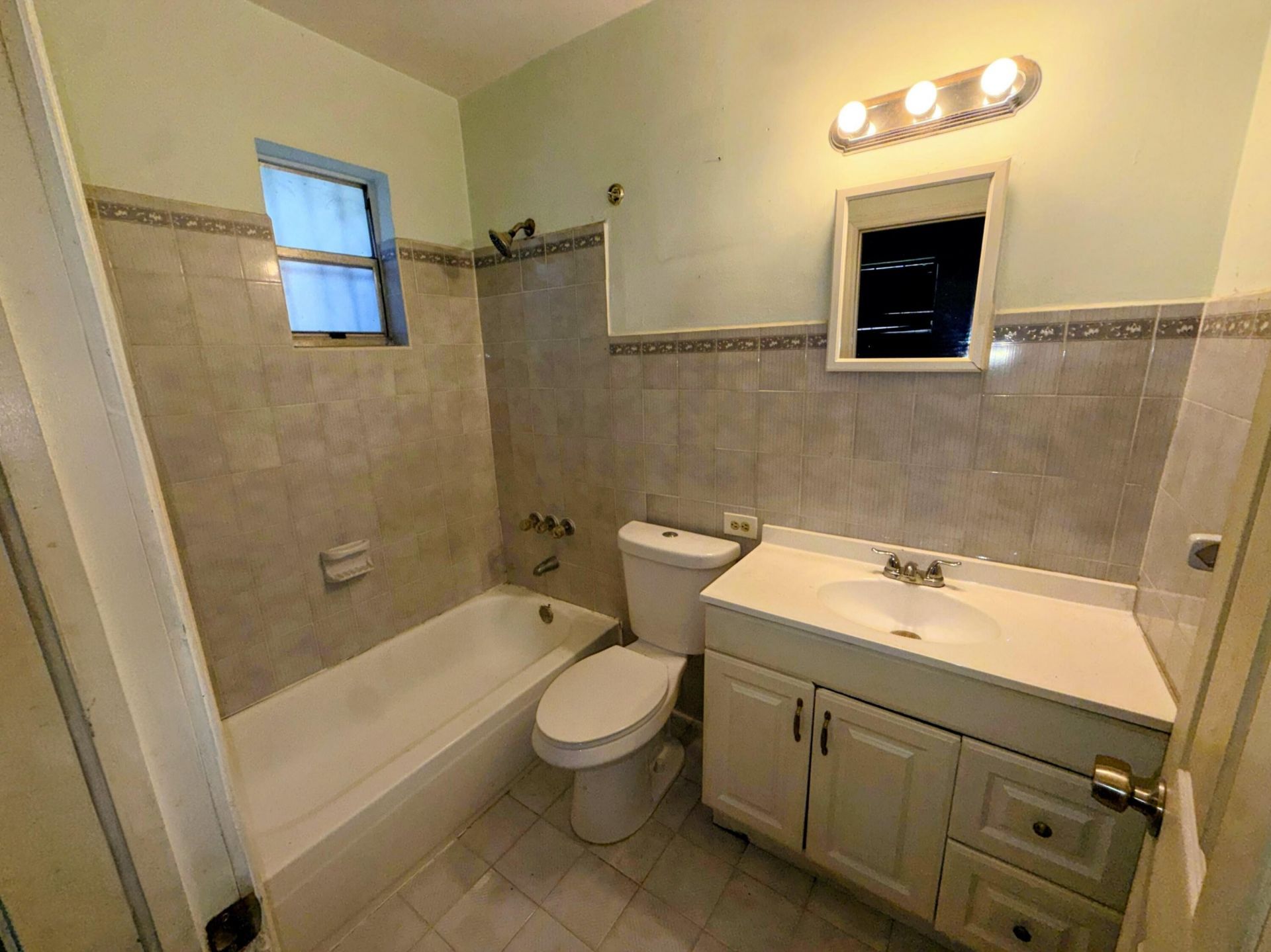 424 NE 72nd Street, Miami, FL 33138 Photo