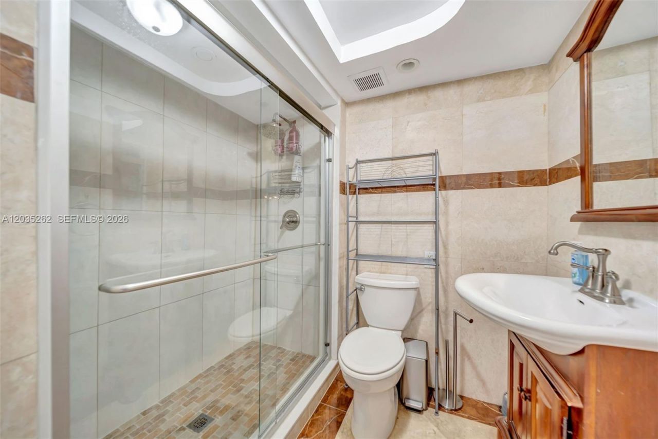5005 Collins Ave, Unit PH02, Miami Beach, FL 33140 Photo