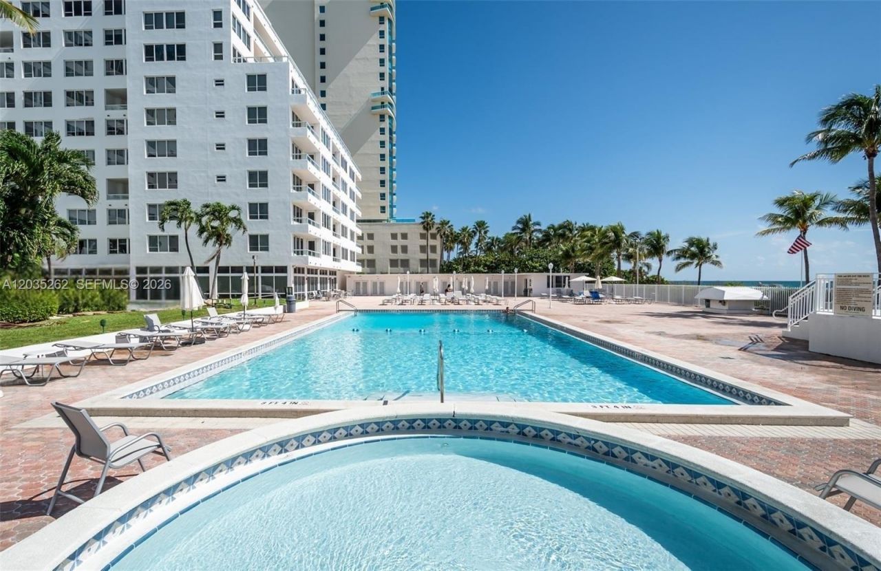 5005 Collins Ave, Unit PH02, Miami Beach, FL 33140 Photo