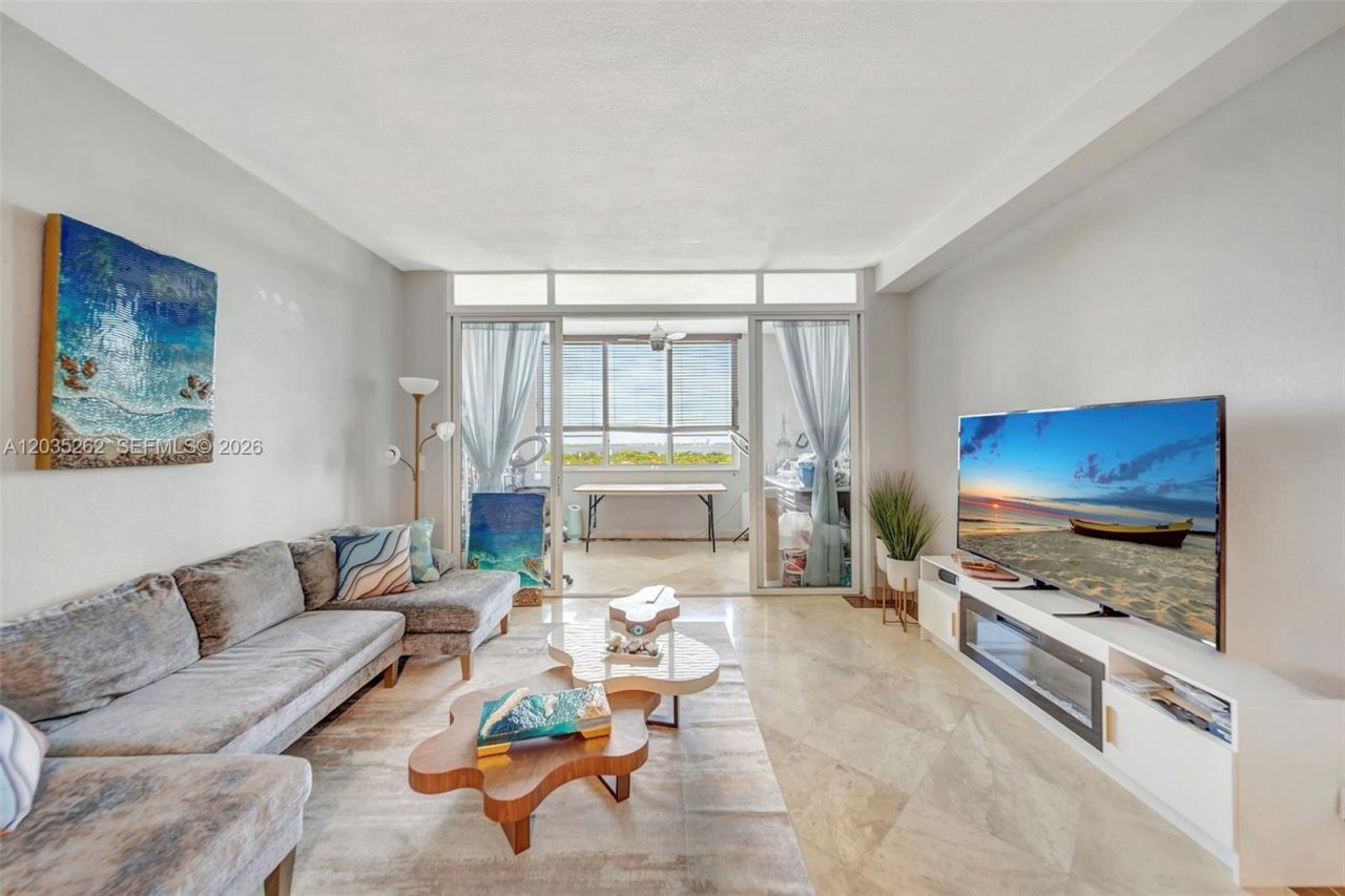 5005 Collins Ave, Unit PH02, Miami Beach, FL 33140 Photo
