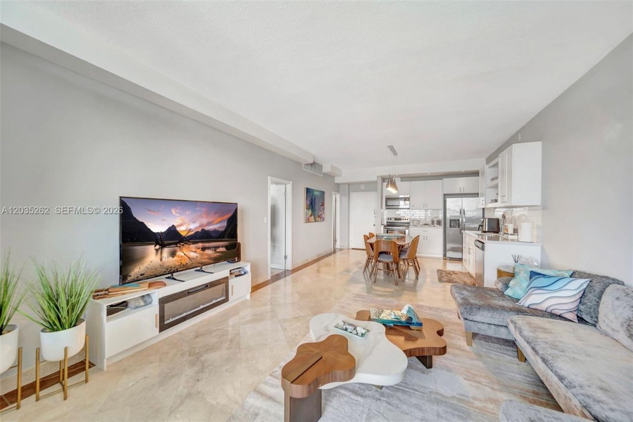 5005 Collins Ave, Unit PH02, Miami Beach, FL 33140 Photo