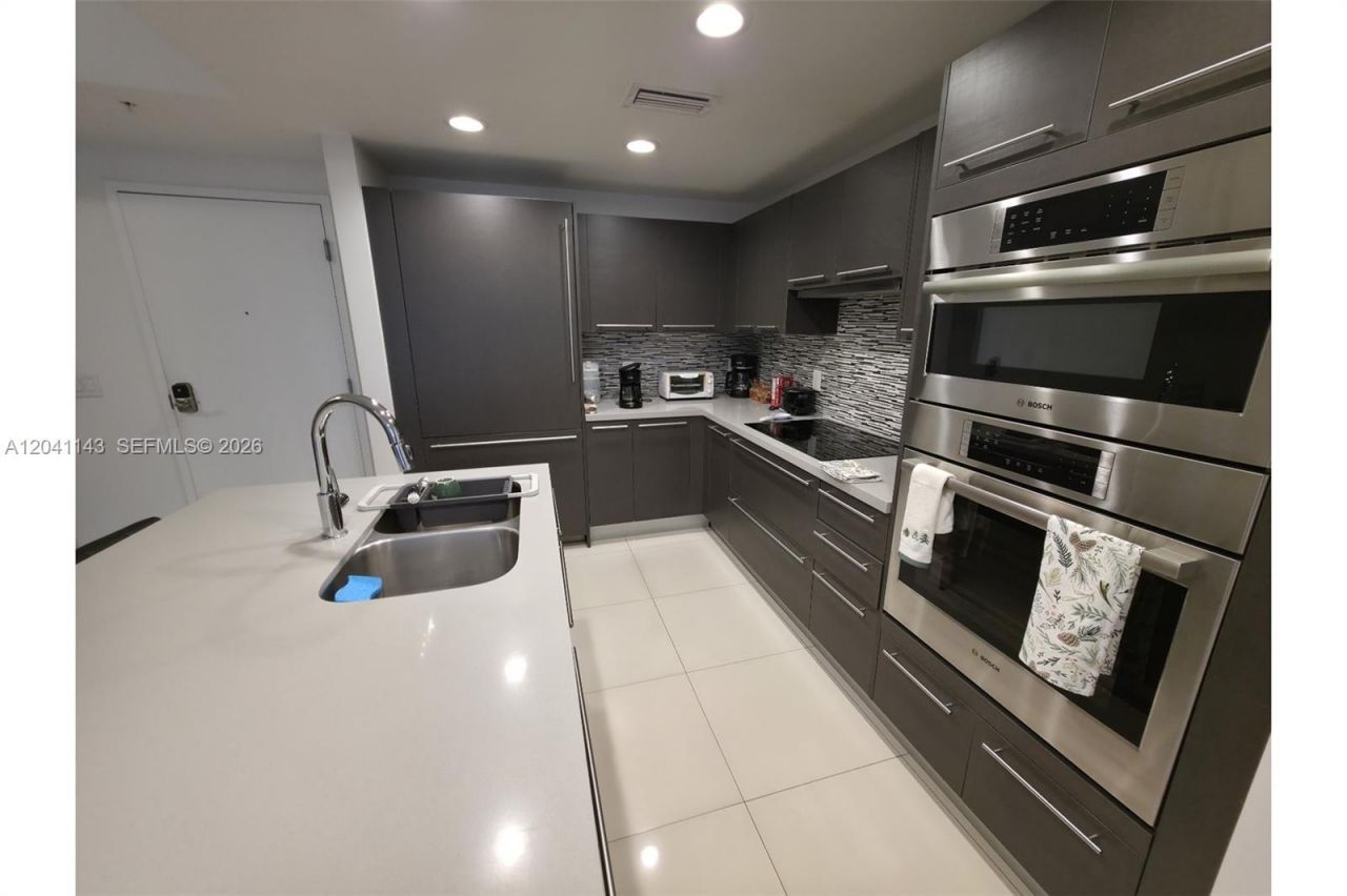 7751 NW 107th Ave , Unit 221, Doral, FL 33178 Photo