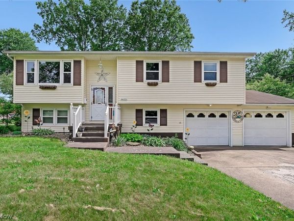 4633 Barrington Drive , Austintown, OH 44515