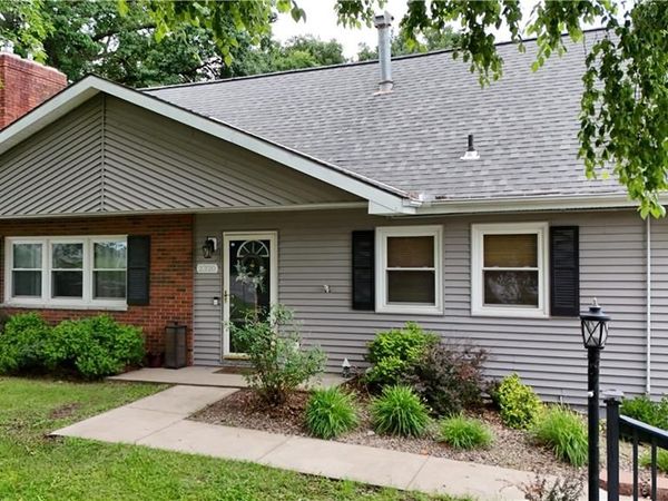 2320 N 33rd Street Terrace, St Joseph, MO 64506