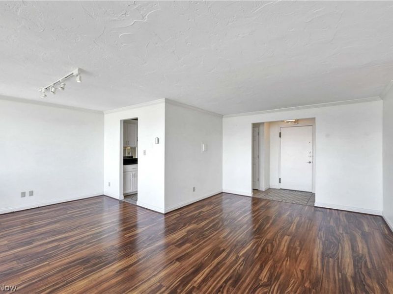 12900 Lake Avenue, Unit 1624, Lakewood, OH 44107 Photo 9