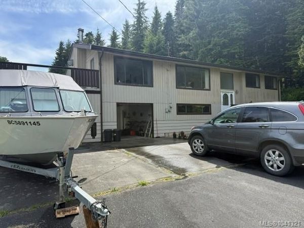 8335 Camelot Rd, Port Hardy, BC V0N 2P0
