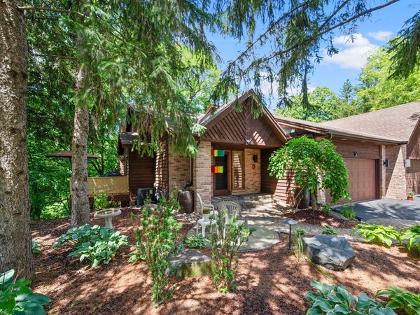6884 Stonewood Court, Eden Prairie, MN 55346