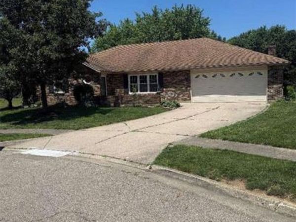 721 Rockridge Circle, Vandalia, OH 45377