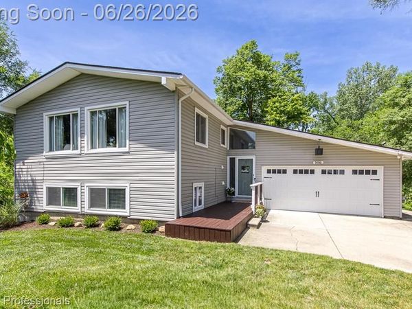500 Neptune Drive, Brandon Twp, MI 48462