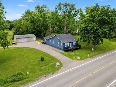 3004 Vreeland Road , Trenton, MI 48183
