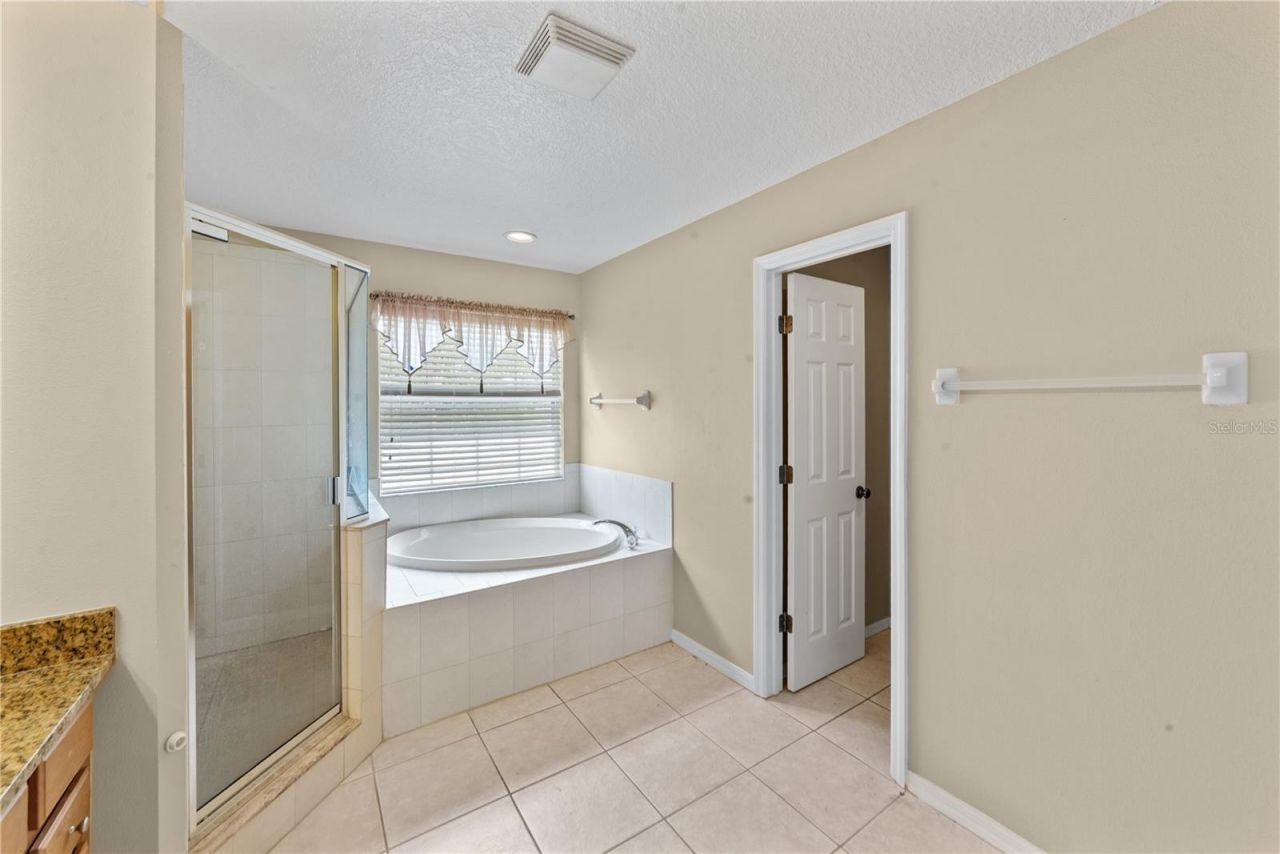 6110 39th Court E, Bradenton, FL 34203 Photo